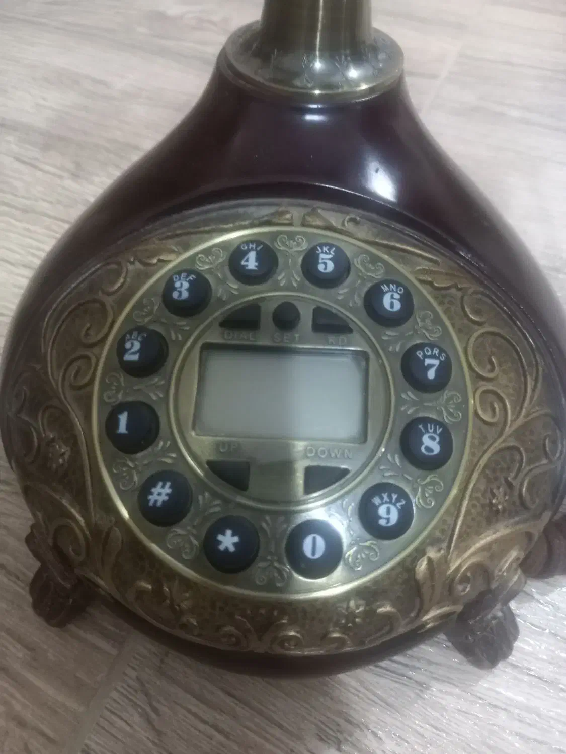 تلفن سلطنتی|کلکسیون اشیاء عتیقه|بیستون, |دیوار