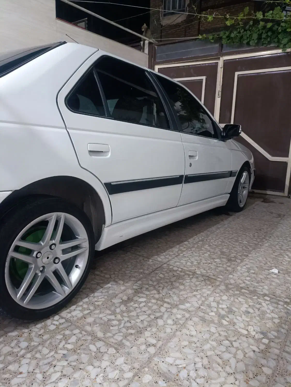 پارس ۴۰۱ بدون رنگ معاوضه|خودرو سواری و وانت|اندیشه, شهرک مریم|دیوار