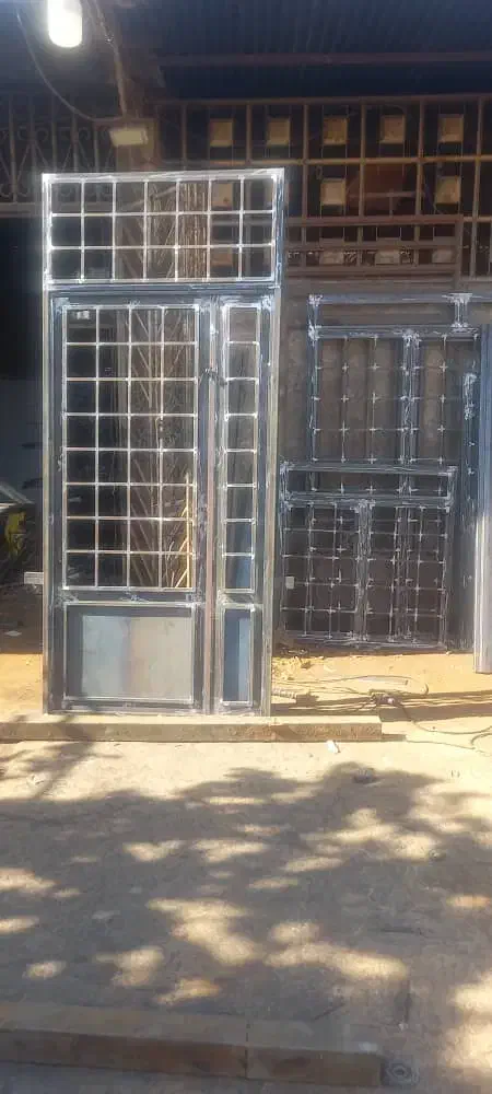 جوشکاری درب و پنجره سازی سعید|خدمات پیشه و مهارت|شیراز, شاپورجان|دیوار