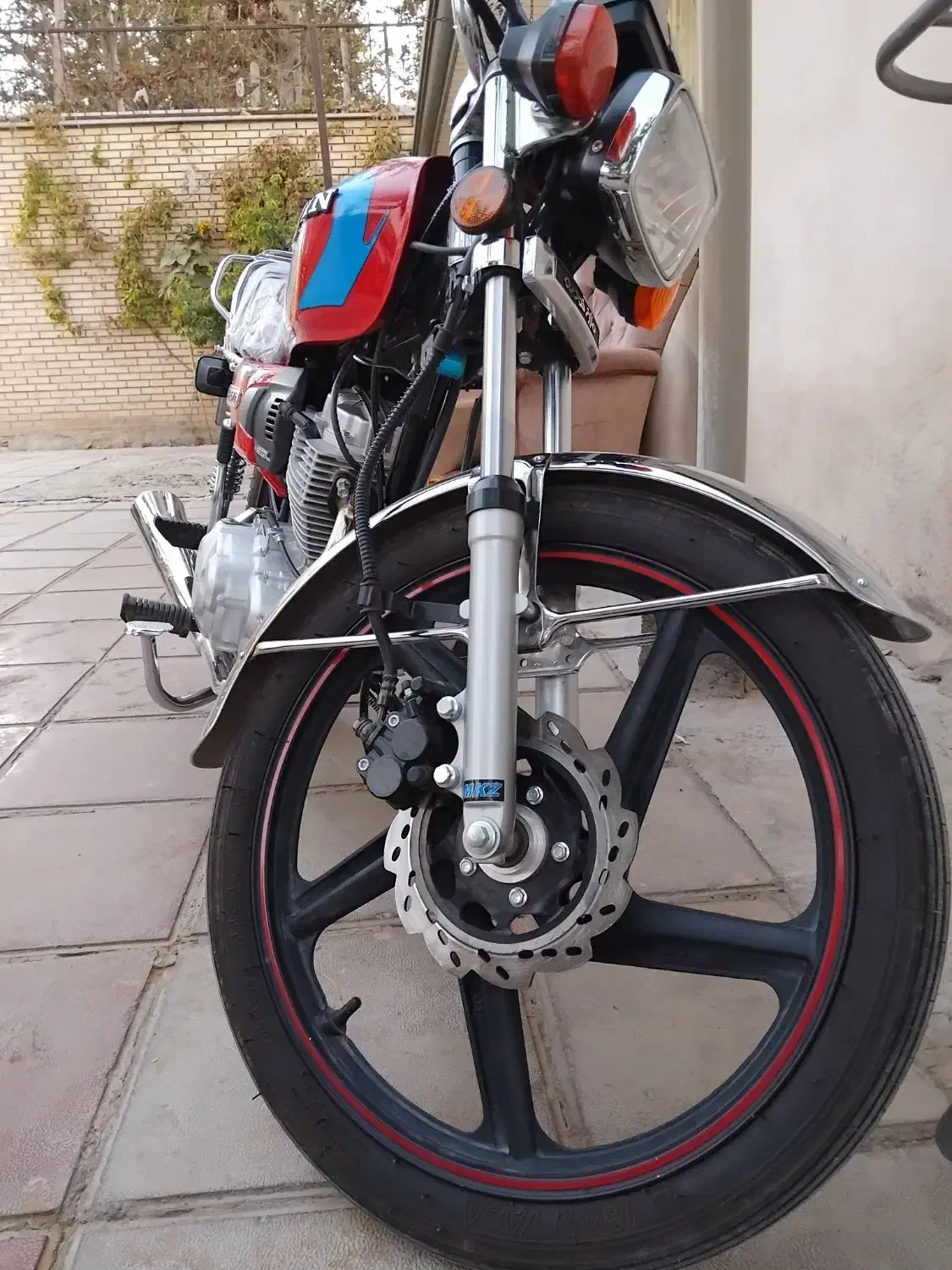 ساوین مدل ۴۰۲ صفر|موتورسیکلت|محمدشهر, زیبادشت|دیوار