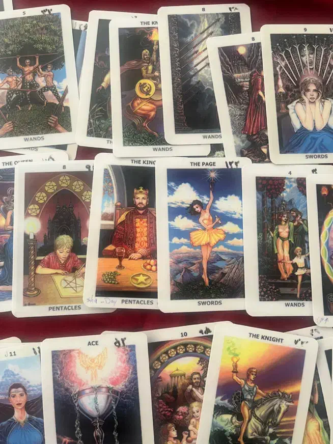 کارت تاروت و شمع به همراه جزوه|کلکسیون و سرگرمی|اصفهان, آبشار|دیوار