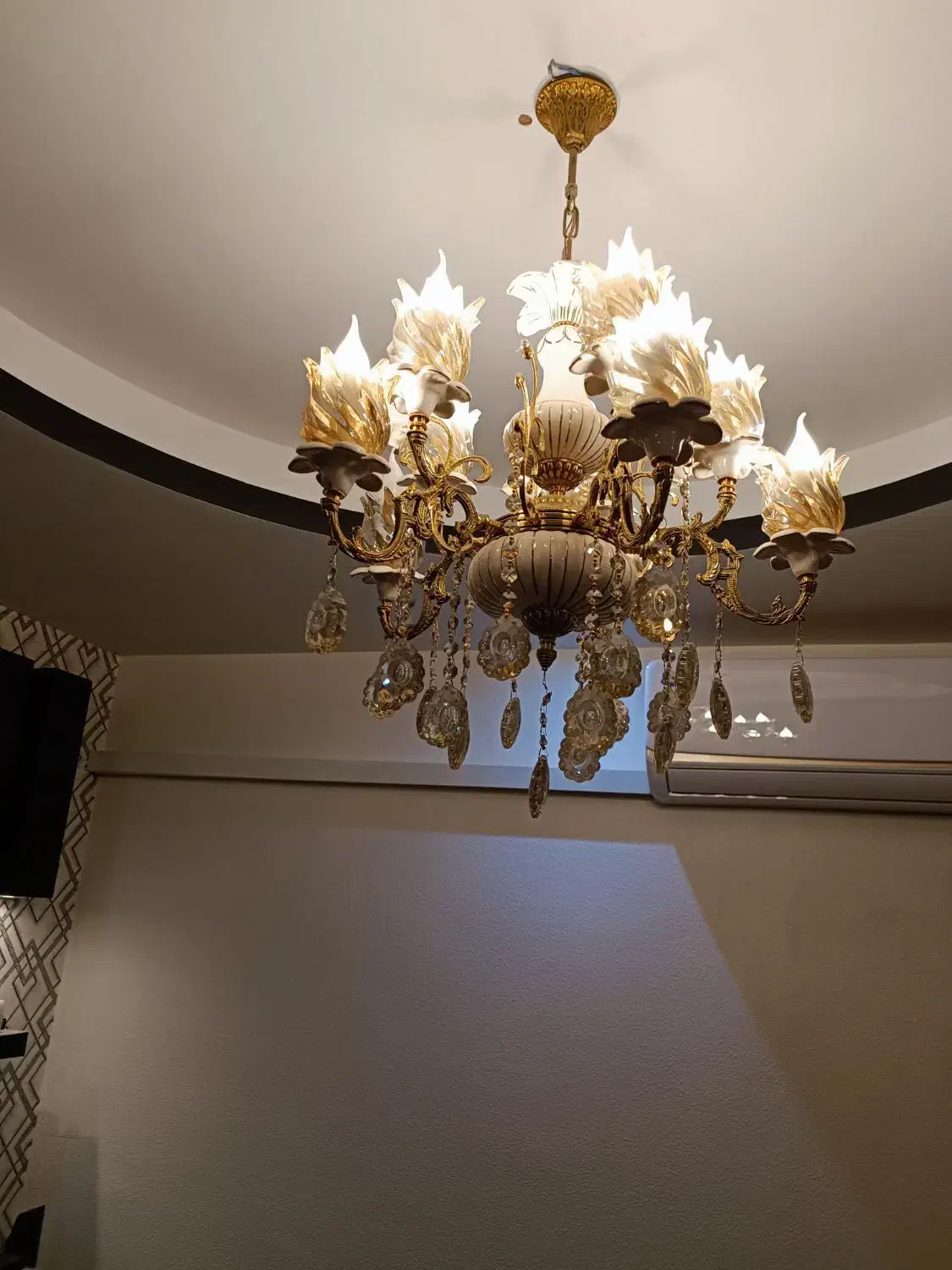 لوستر ۱۰ شاخه سقفی|لوستر و چراغ آویز|شاهین‌شهر, فردوسی|دیوار