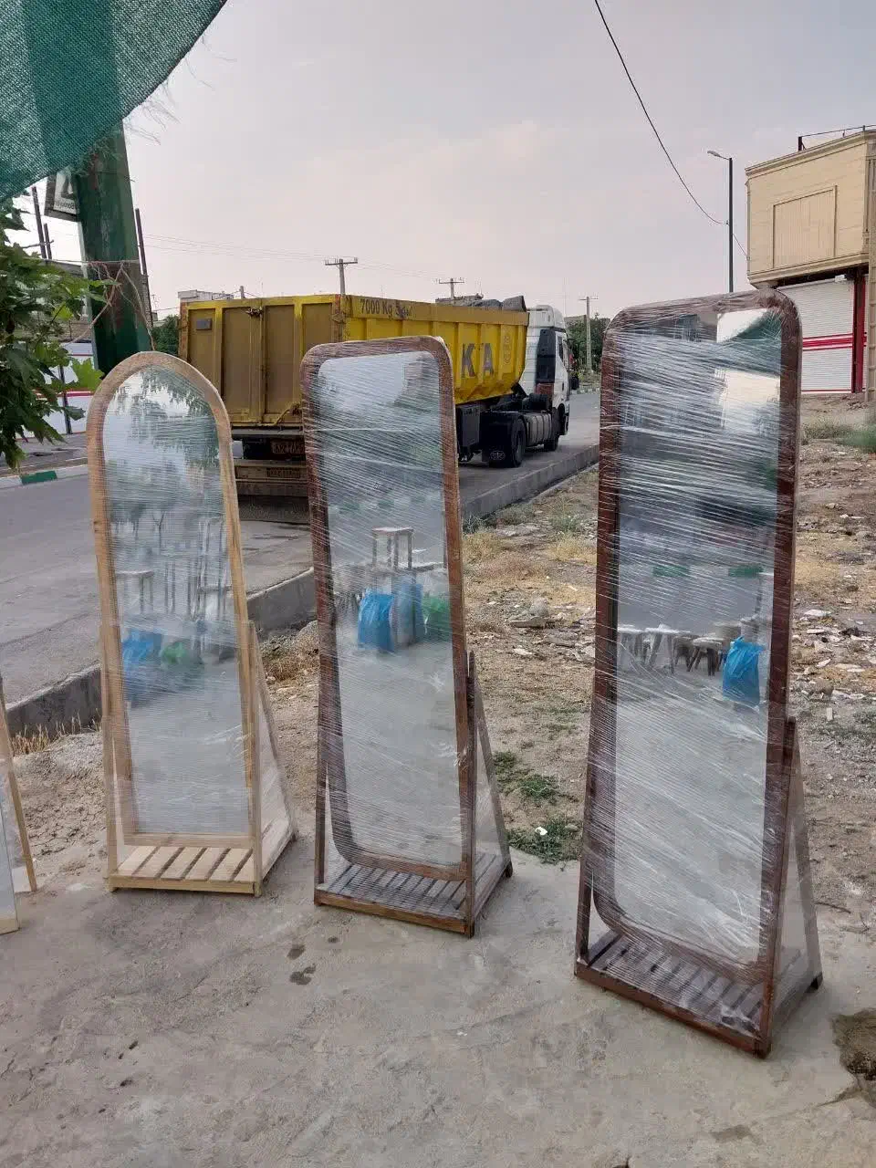 آینه تاشو کد ۰۲۴۸|آرایشگاه و سالن‌های زیبایی|بروجرد, |دیوار