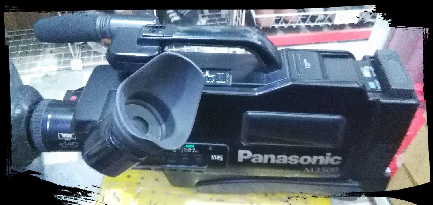 دوربین فیلمبرداری پاناسونیک ژاپن|دوربین عکاسی و فیلم‌برداری|ساوه, |دیوار