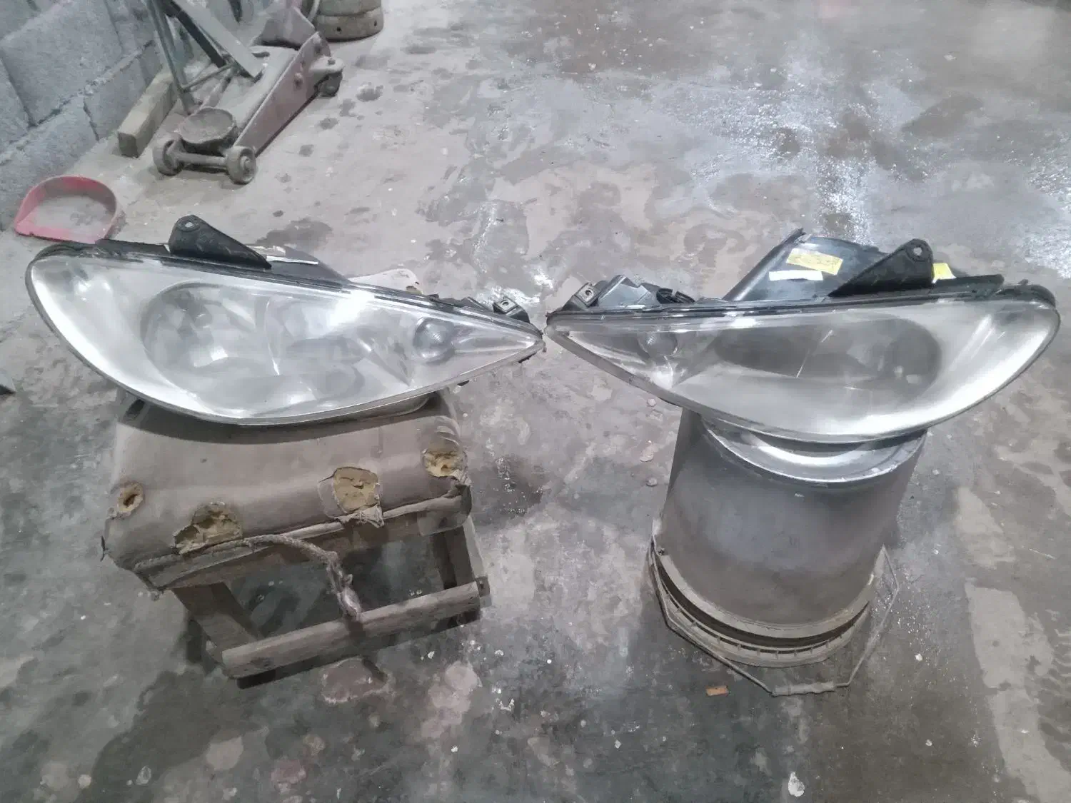 چراغ جلو۲۰۶|قطعات یدکی و لوازم جانبی|رشت, پیرکلاچای|دیوار