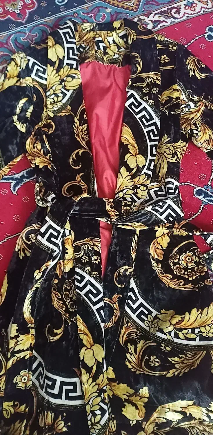 مانتو مدل ورساچ مخمل درجه یک ۱۷۰۰۰۰۰۰قیمت|لباس|دهدشت, |دیوار