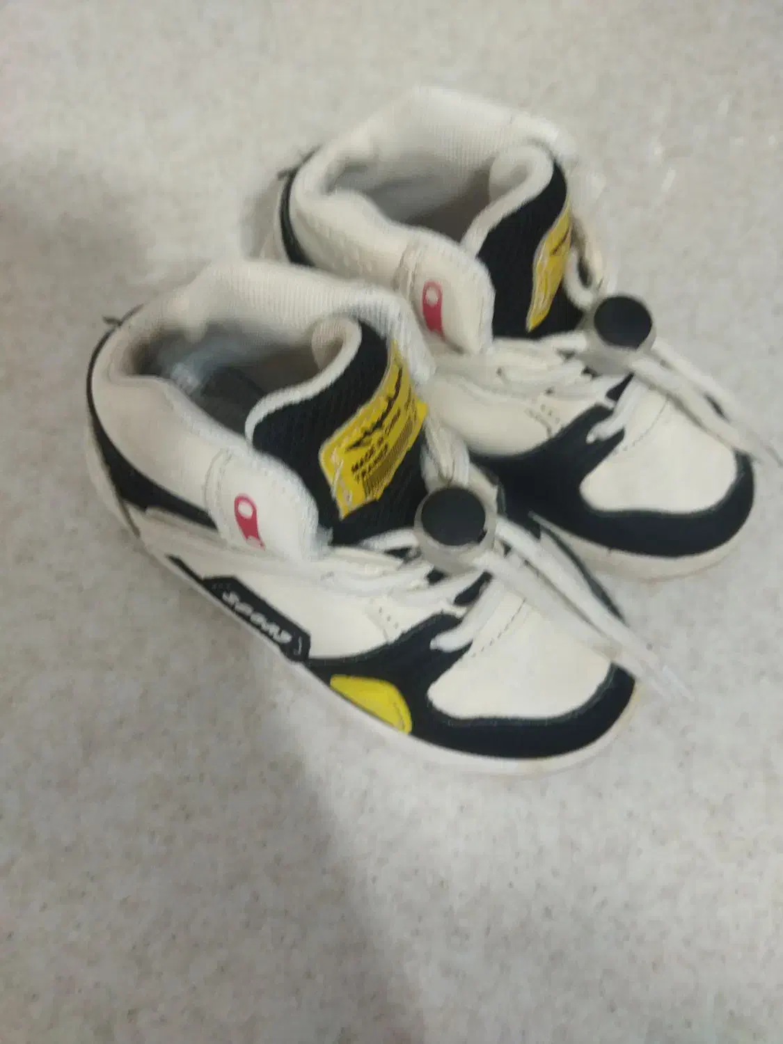 کفش|کفش و لباس بچه|هشتگرد, شهرک بوستان|دیوار