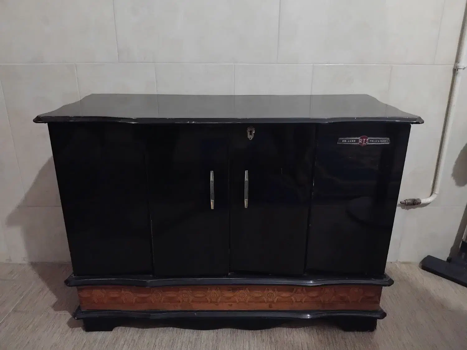 تلوزیون قدیمی|تلویزیون و پروژکتور|یزد, |دیوار