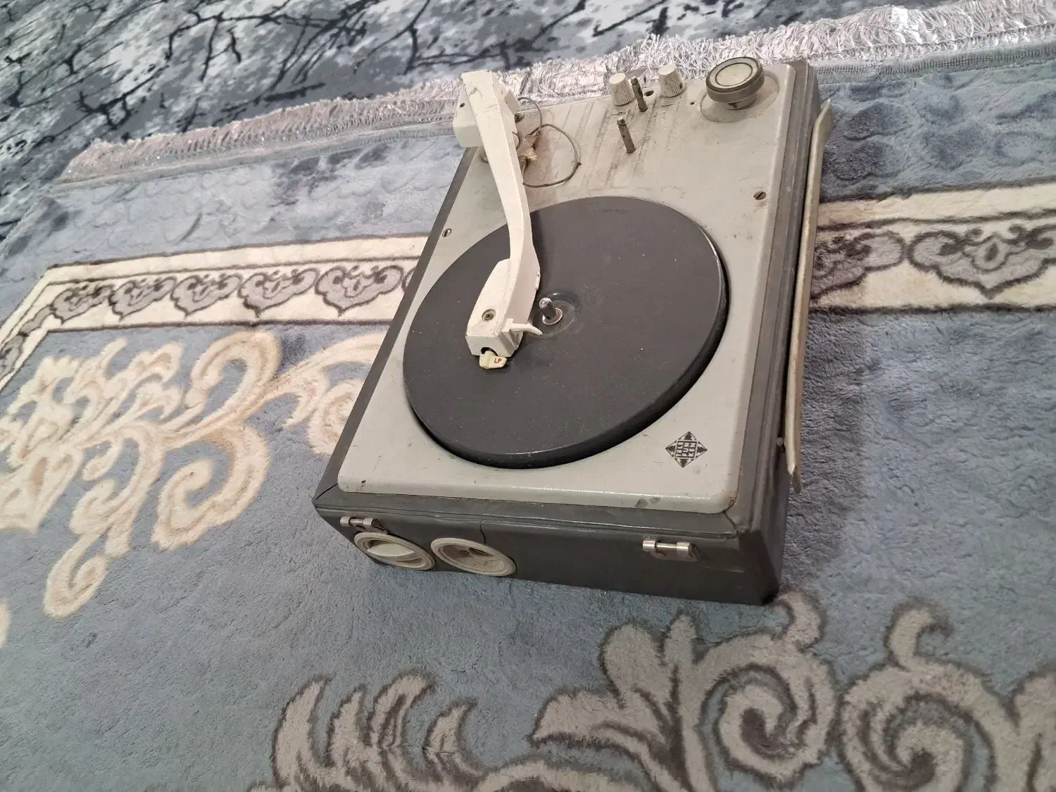 گرام|کلکسیون اشیاء عتیقه|شیراز, کرونی(خاتونک)|دیوار