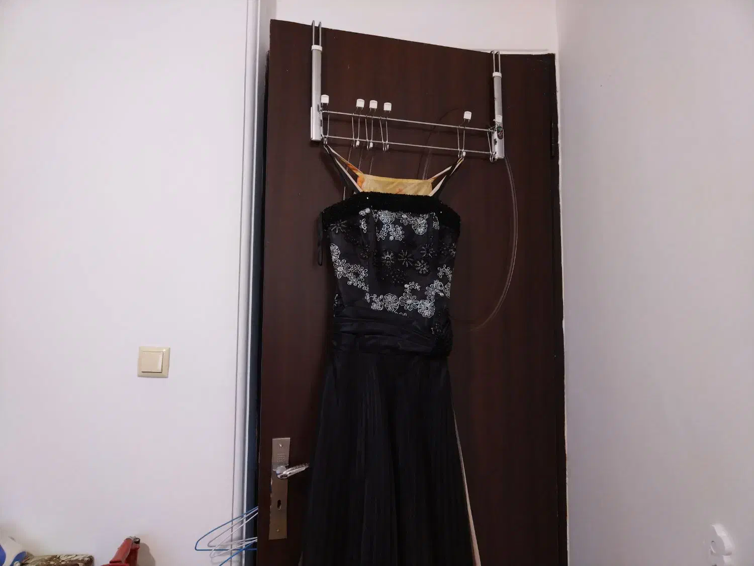 لباس مجلسی شیک|لباس|رشت, خواهر امام|دیوار