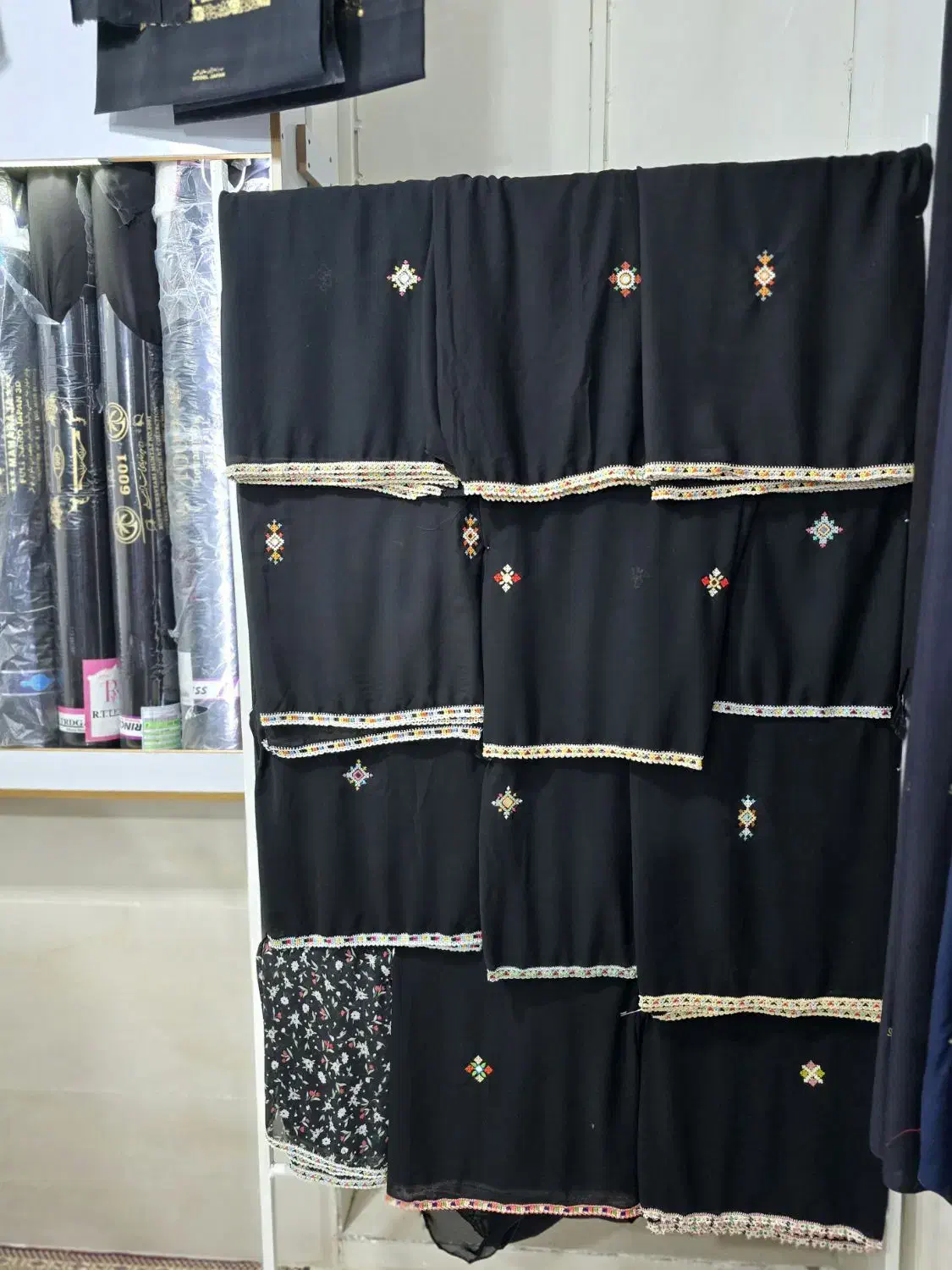 چادر پلیواری و مشکی|لباس|سراوان, |دیوار