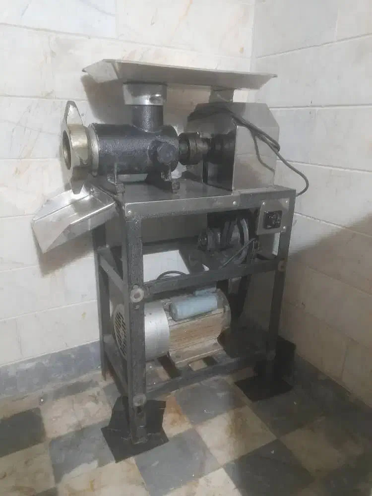 چرخ گوشت صنعتی ۳۲|کافیشاپ و رستوران|قم, نیروگاه|دیوار