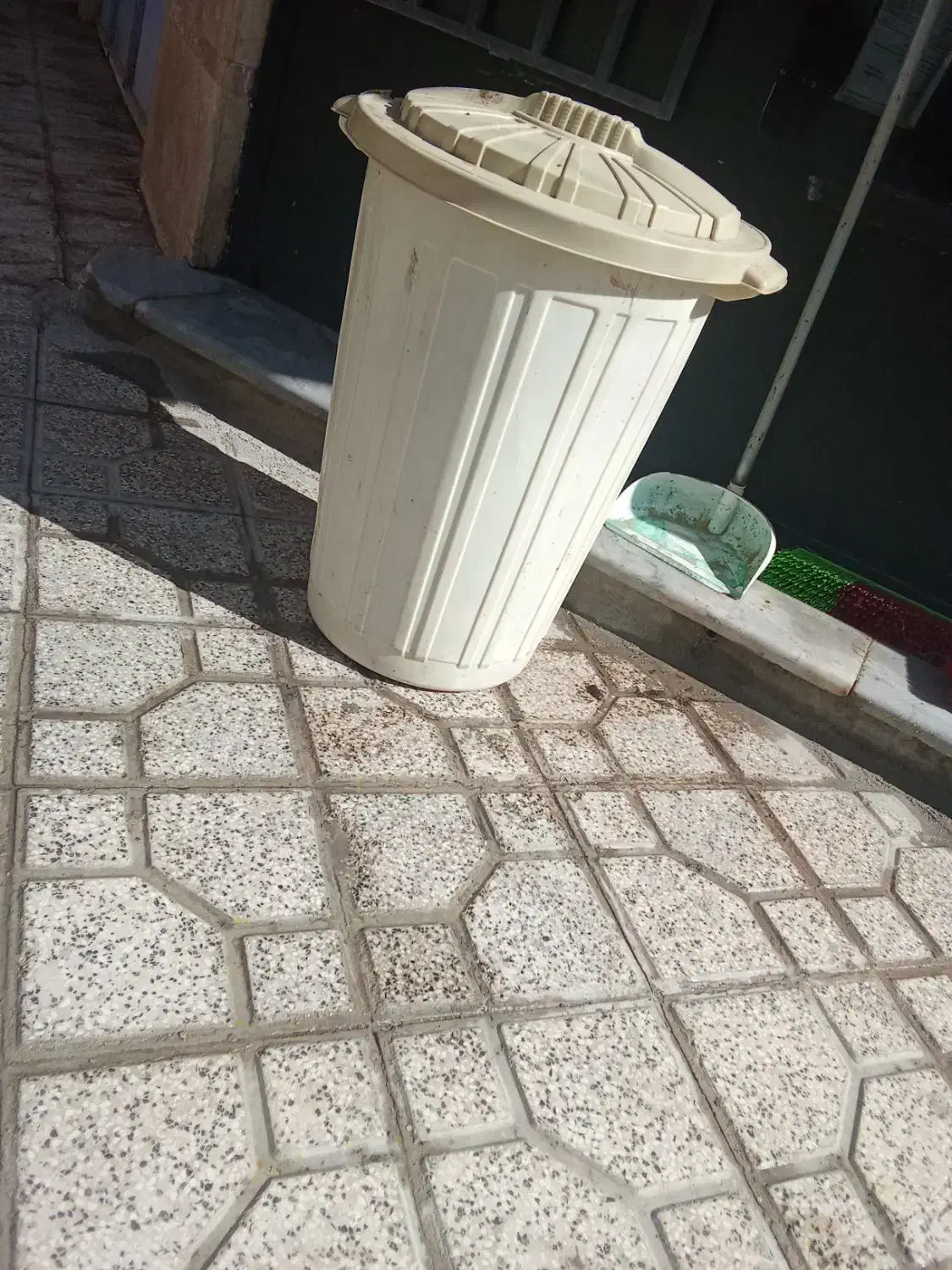 سطل|لوازم نظافت|قوچان, |دیوار