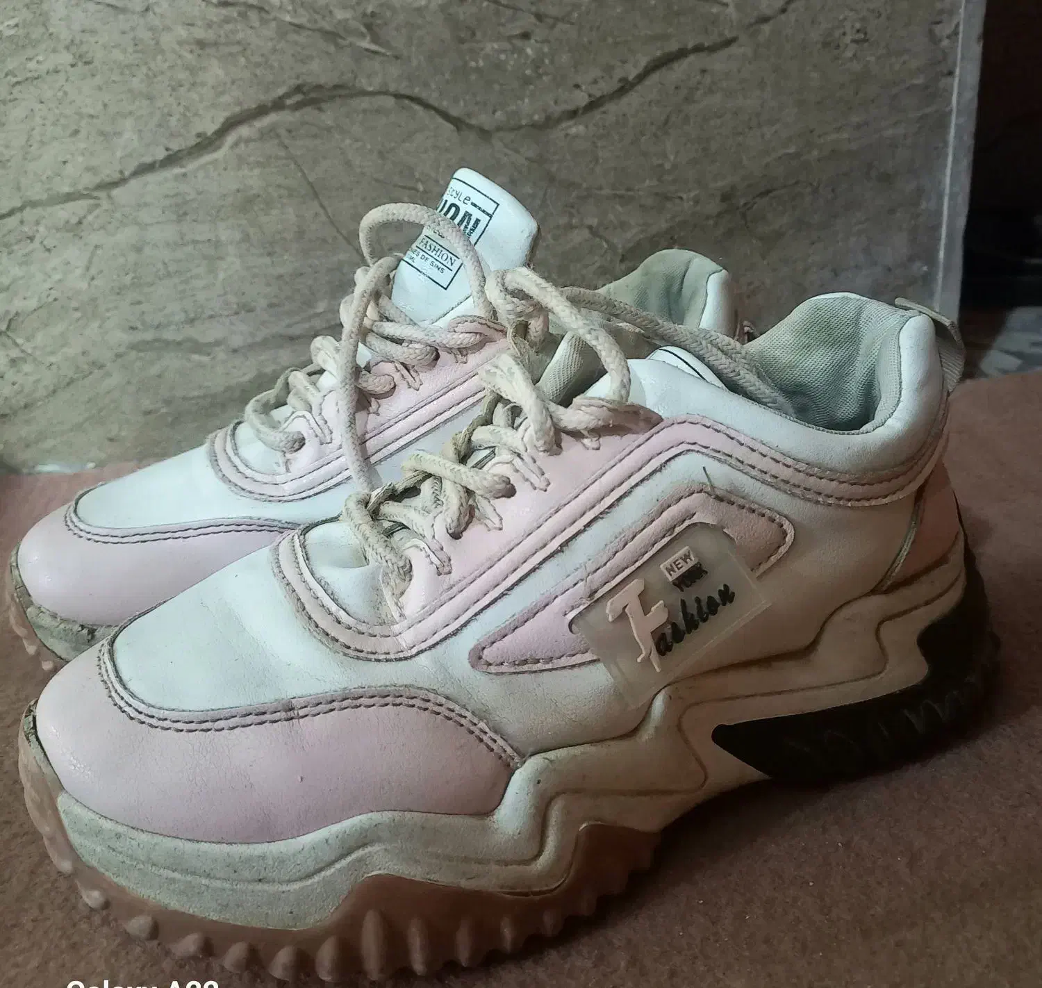 کفش|کیف، کفش، کمربند|زابل, |دیوار