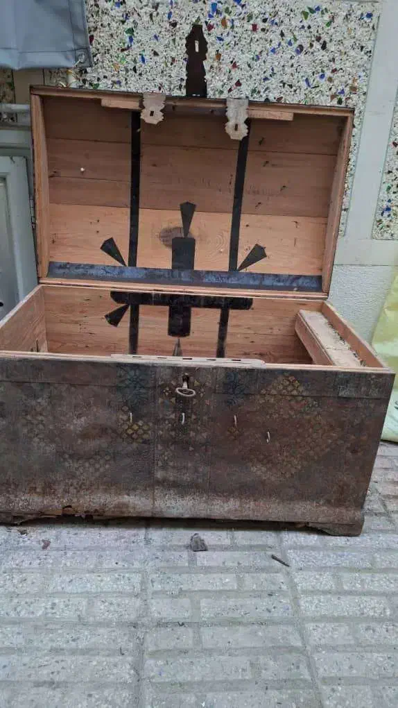 صندوقچه قدیمی و زیبا|کلکسیون اشیاء عتیقه|لاهیجان, فیاض|دیوار