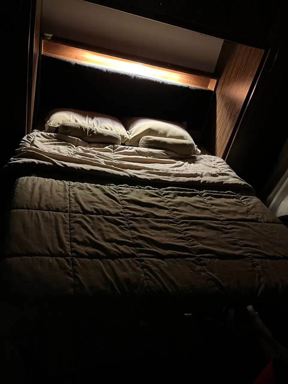 سرویس خواب|تخت و سرویس خواب|بندر انزلی, کارآموزی|دیوار