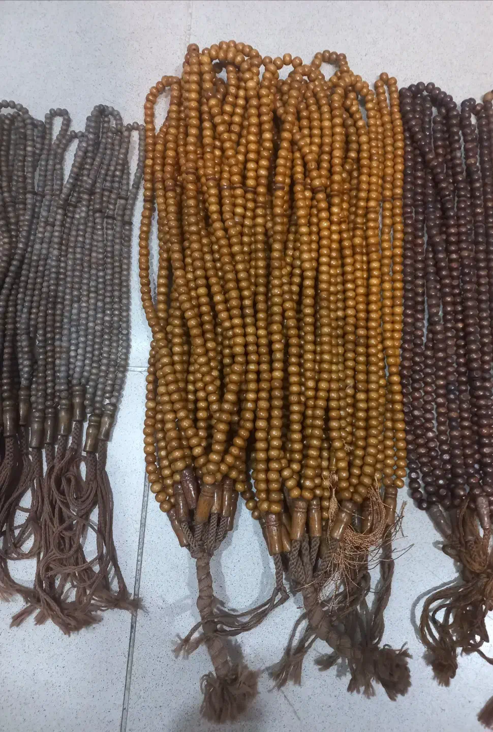 تسبیح چوبی|کلکسیون اشیاء عتیقه|لاهیجان, شهرک سلمان فارسی|دیوار