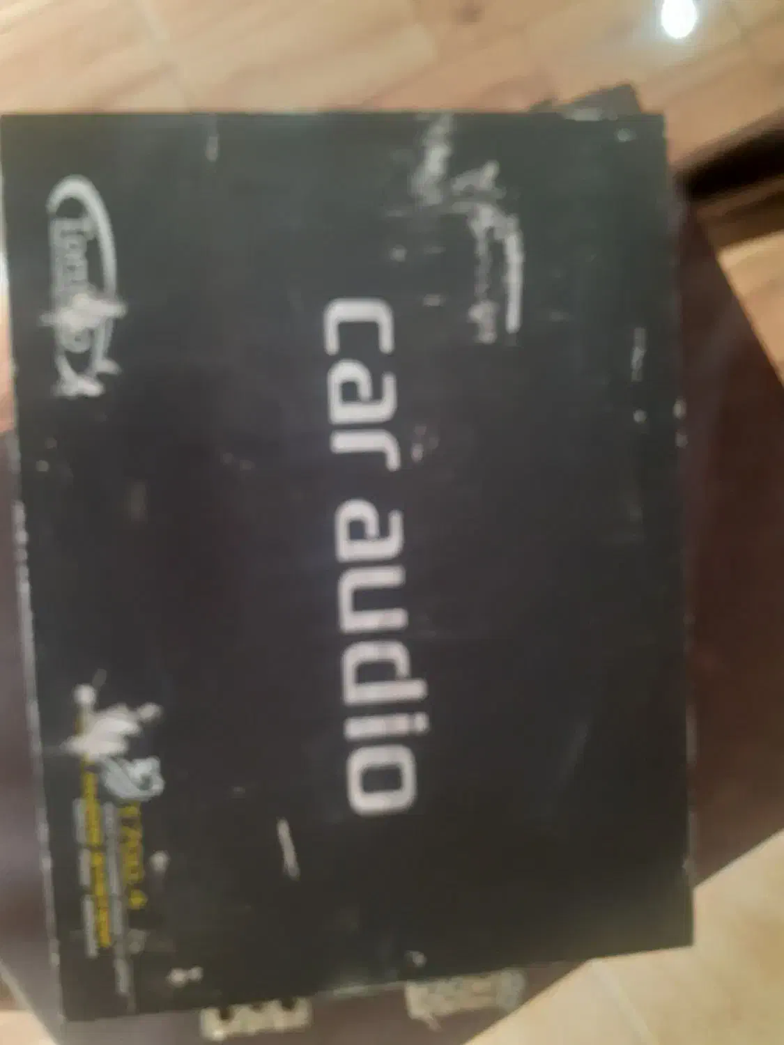 یک عدد  امپلی  قوی|صوتی و تصویری|گرمی, |دیوار