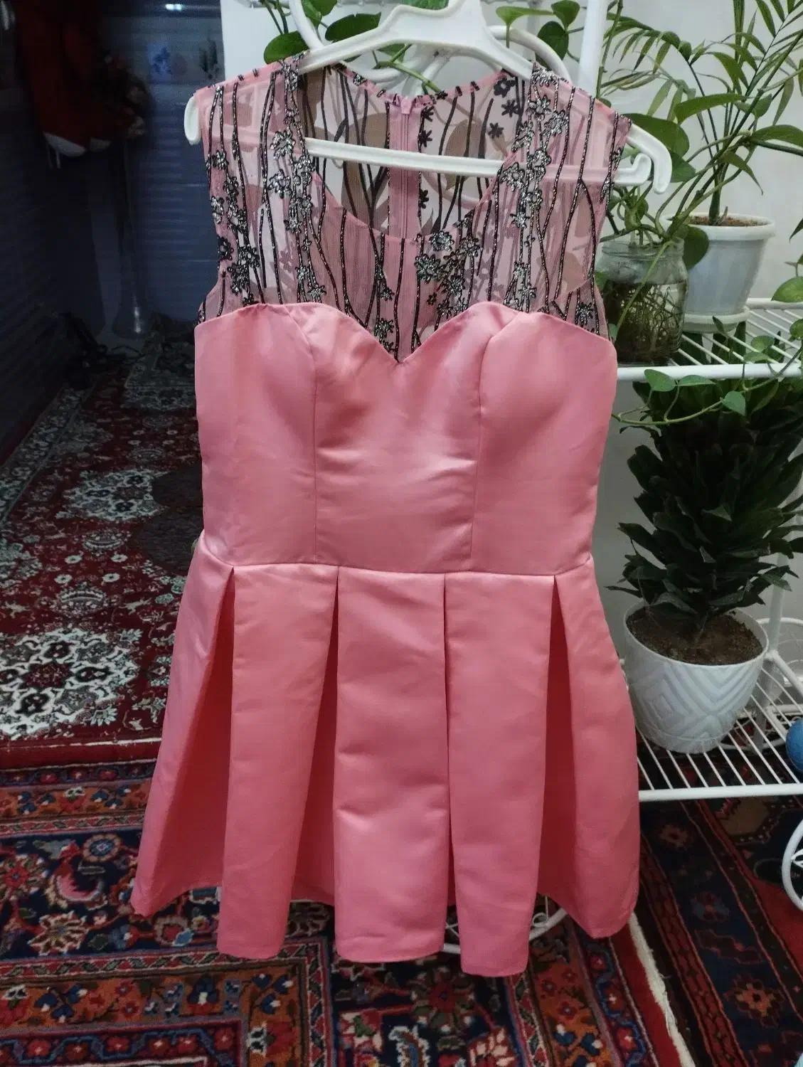 پیراهن مجلسی|لباس|خسروشاه, |دیوار