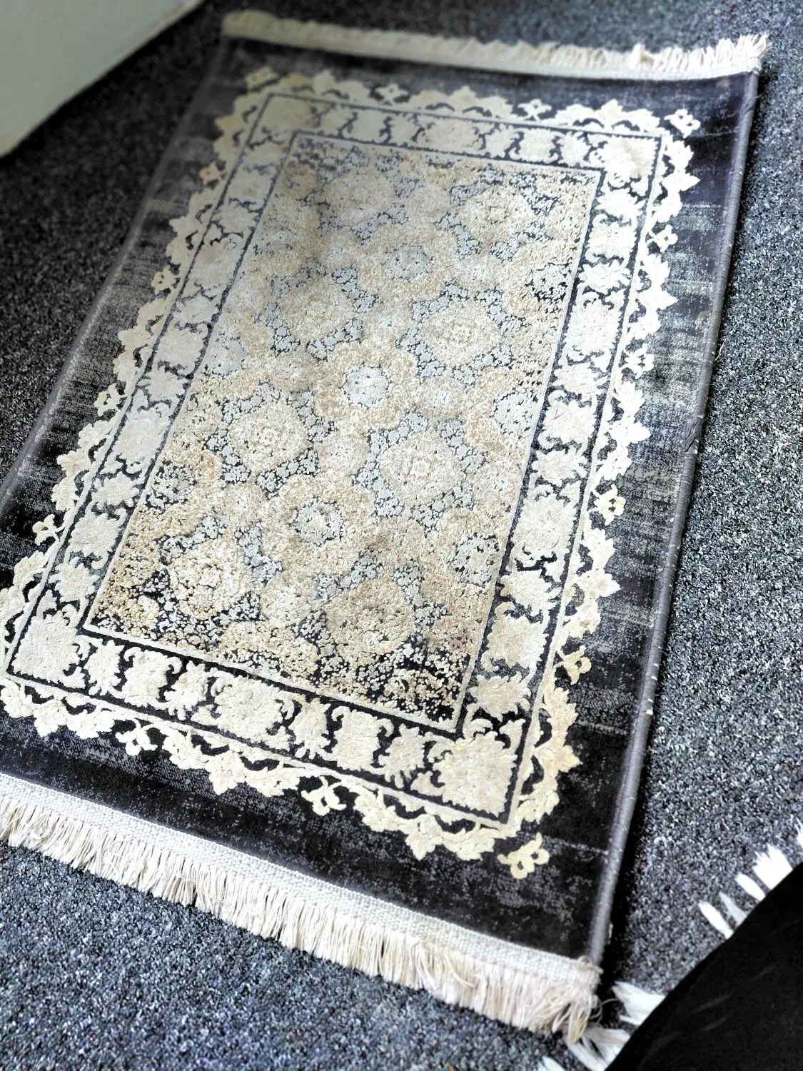 نوو|ساعت|تایباد, |دیوار