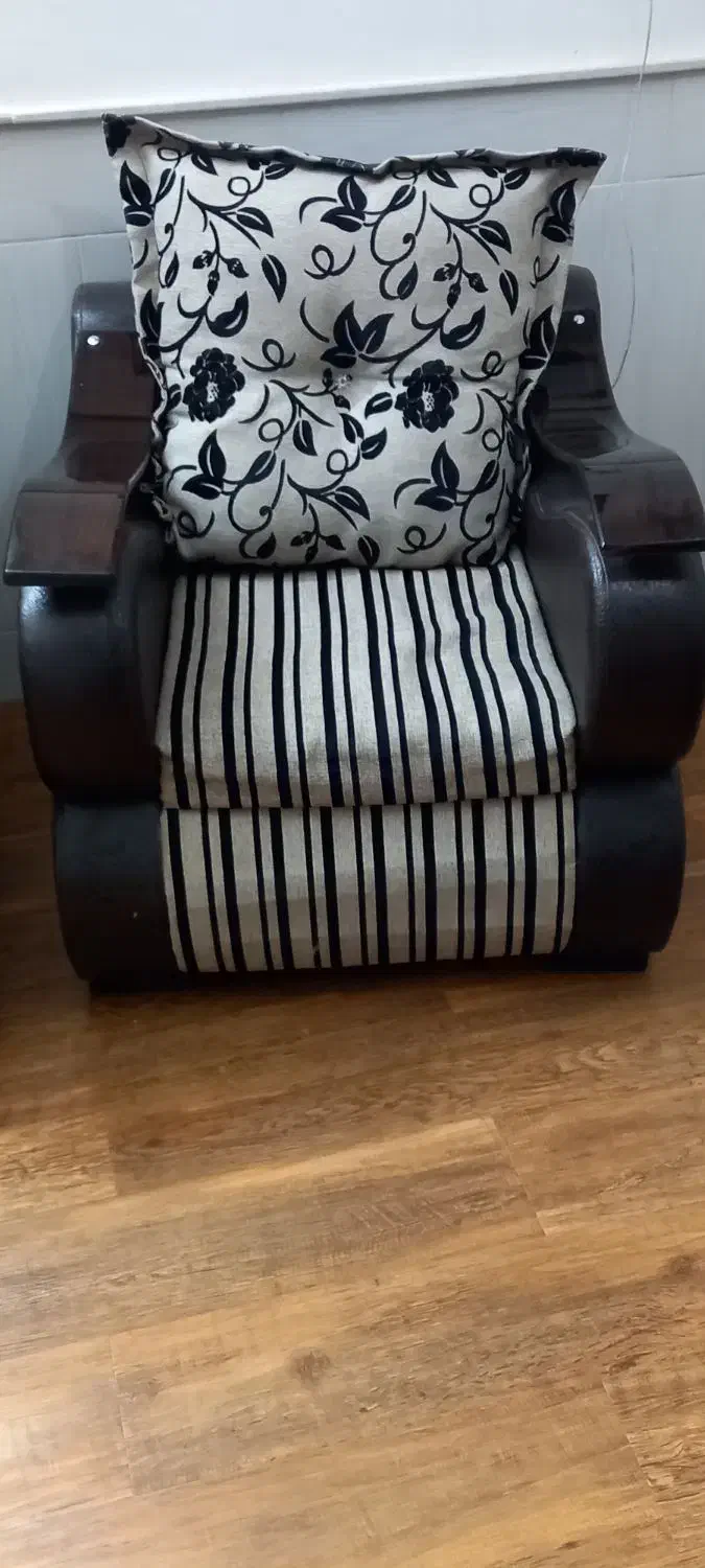 مبل راحتی در حد ۹|مبلمان خانگی و میز عسلی|فیروزه, |دیوار