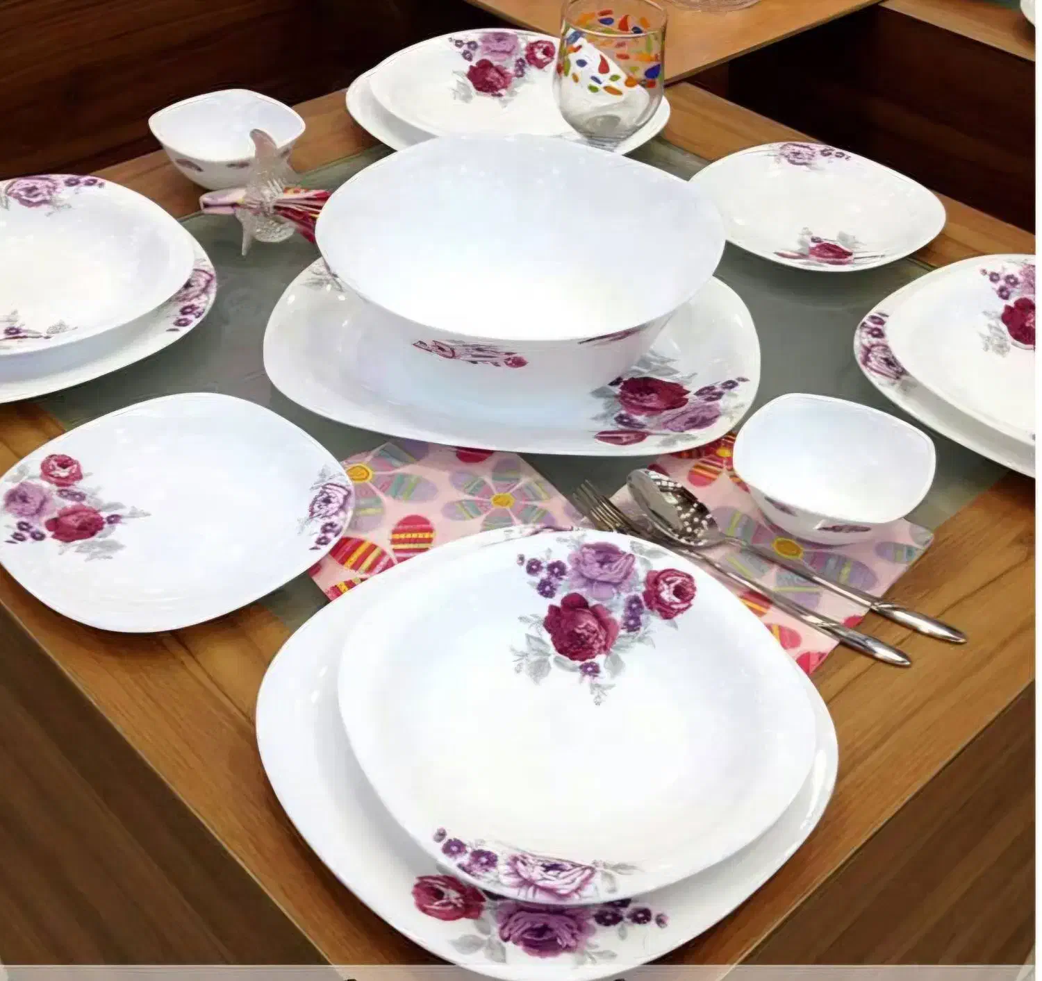 فروشگاه مرکزی  فروش انواع ظروف آشپزخانه|ظروف سرو و پذیرایی|شیراز, دباغ خانه|دیوار