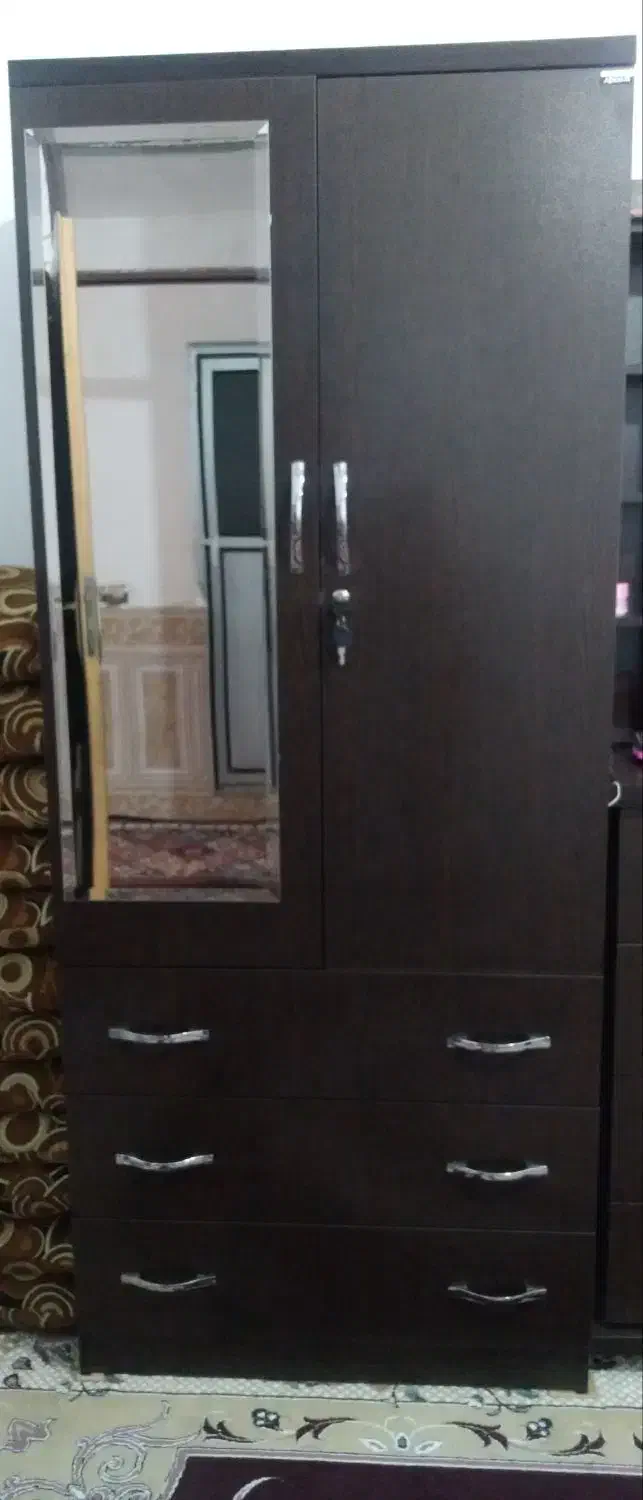 چند عدد چیت ، جای آرد و کمد رخت آویز|جاکفشی، کمد، دراور|اسلامآباد غرب, |دیوار