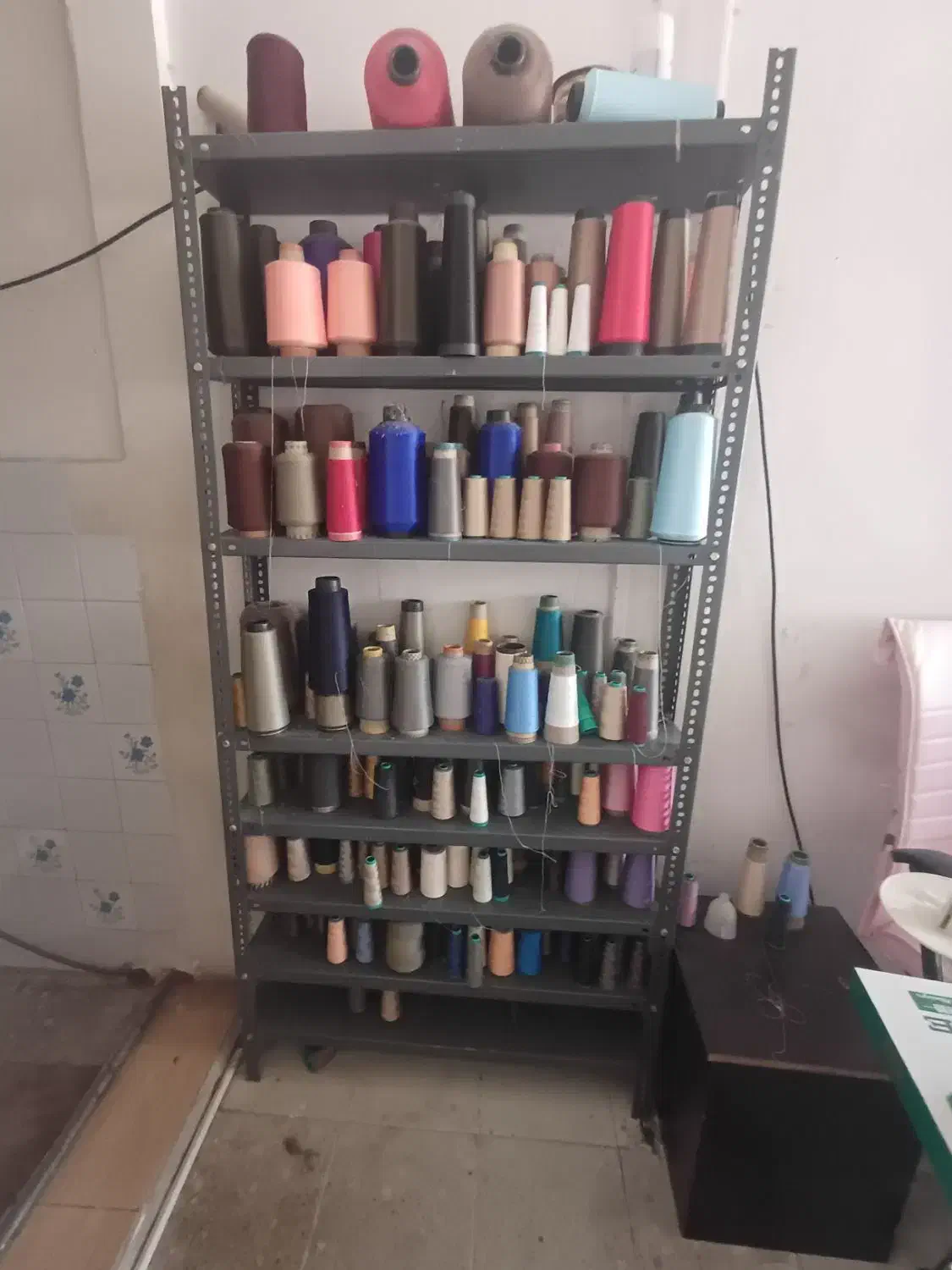 سه قلاب. میاندوز. قفسه نخ با نخ صندلی چرخشی|ماشین‌آلات صنعتی|اسلام‌شهر, شهرک قائمیه|دیوار