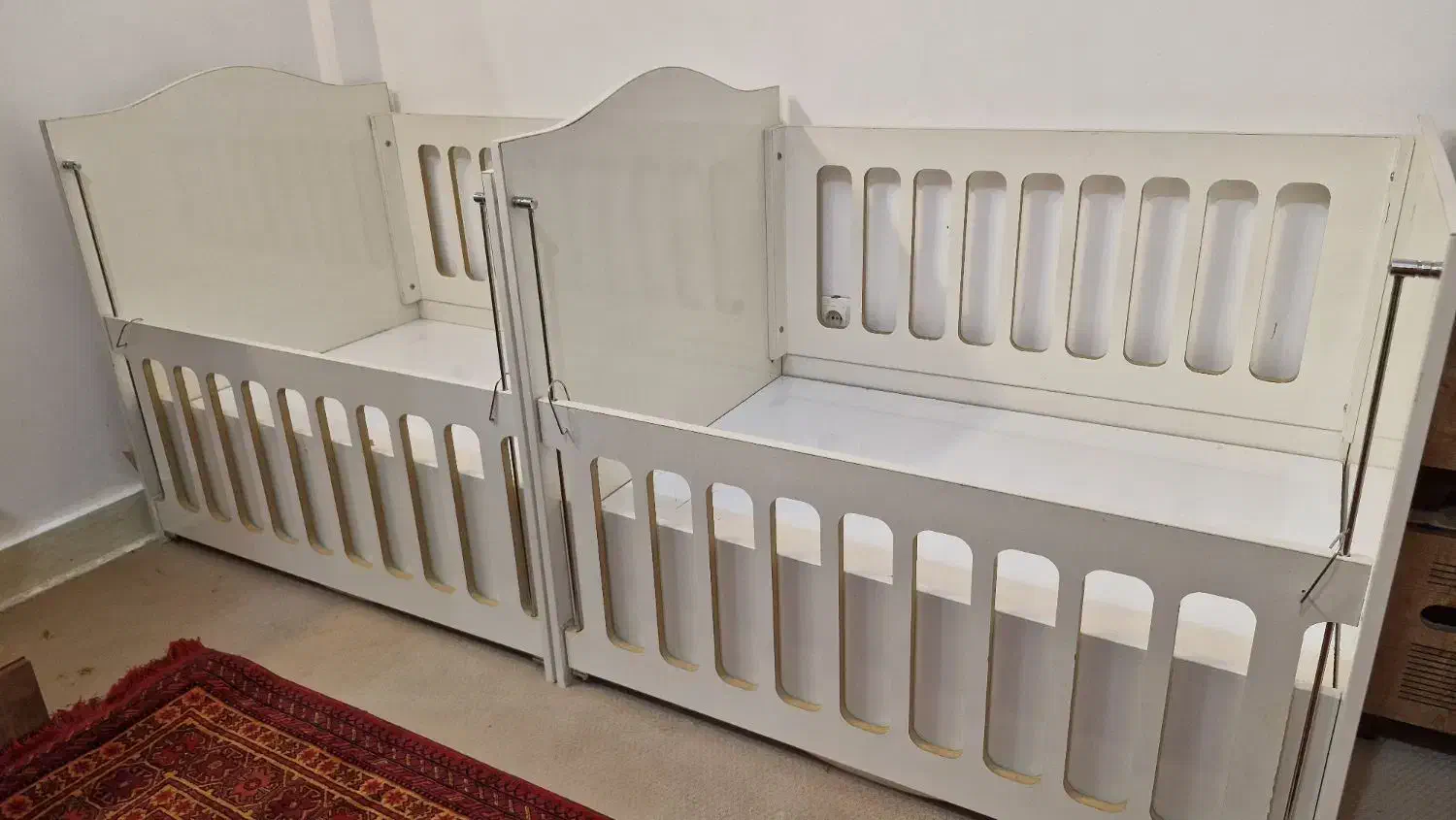 تخت نوزاد|تخت و صندلی بچه|کازرون, |دیوار