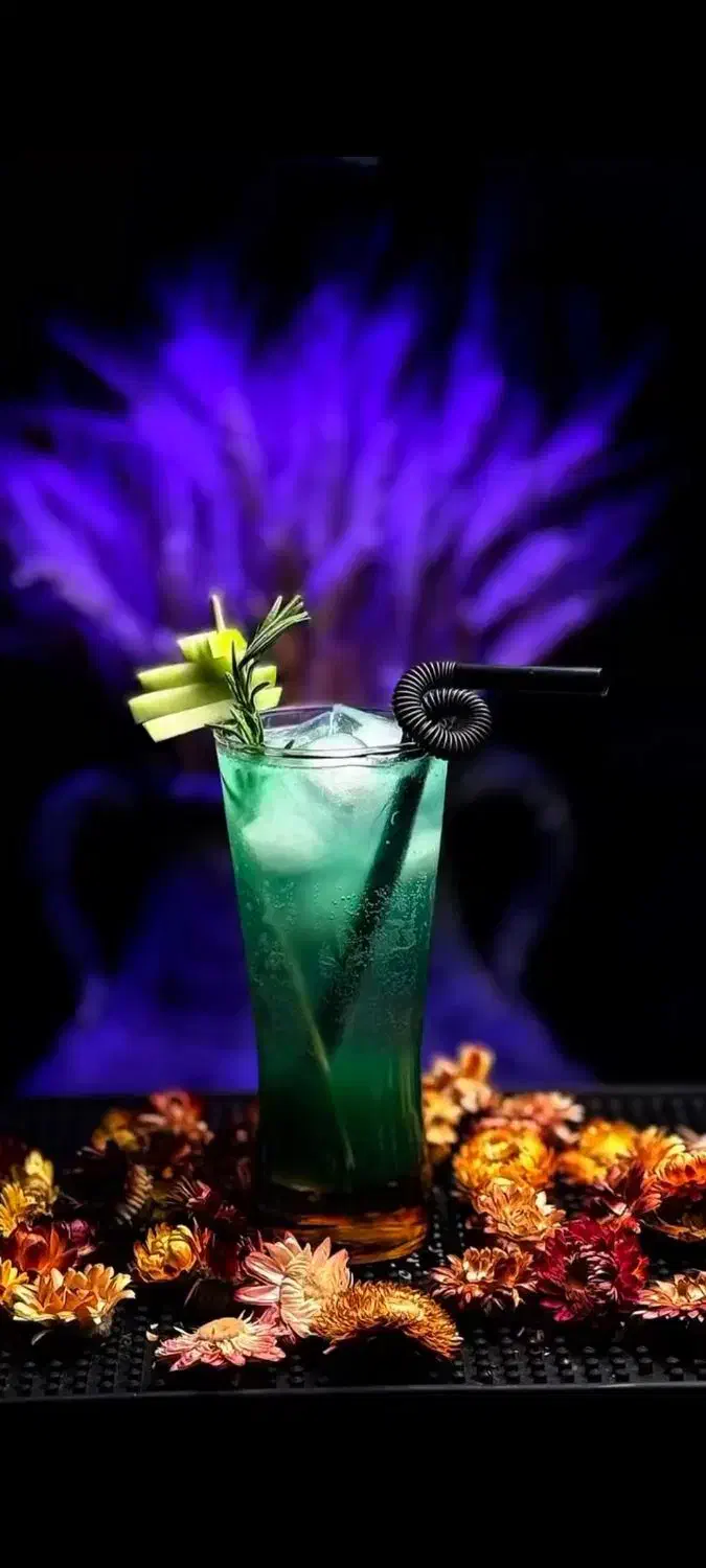 کارآموز باریستا و بارتندر|استخدام خدمات فروشگاه و رستوران|ورامین, شهرک ولیعصر|دیوار