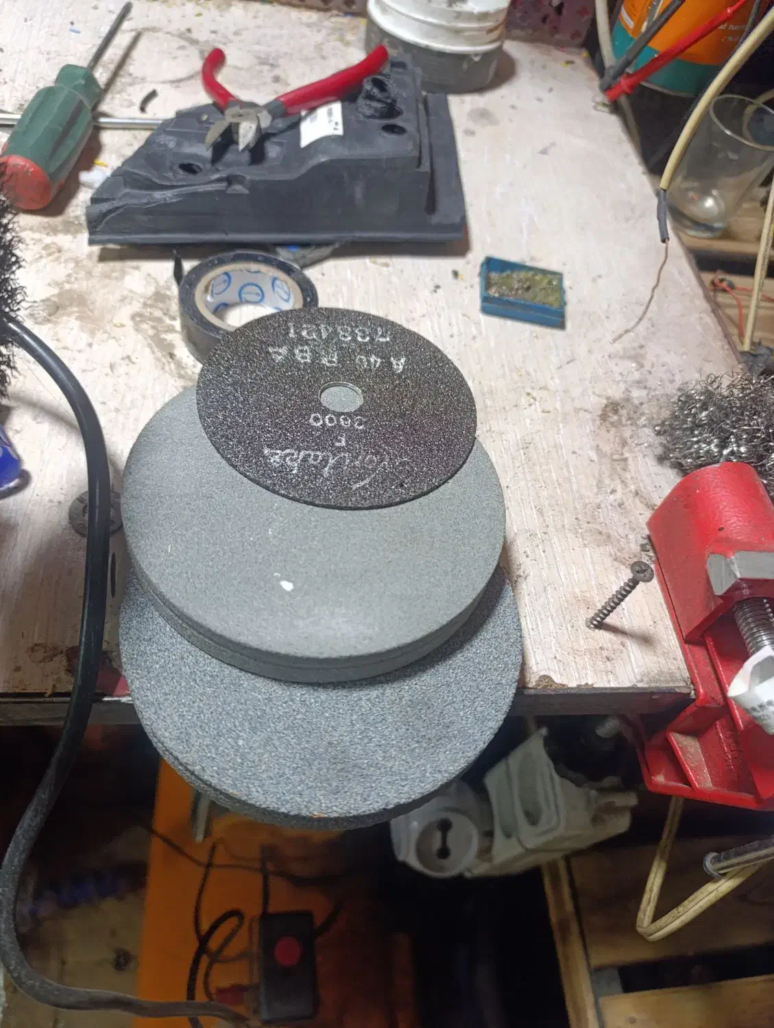 سنگ رومیزی دو کله رابین|ابزارآلات|مشهد, کوشش|دیوار