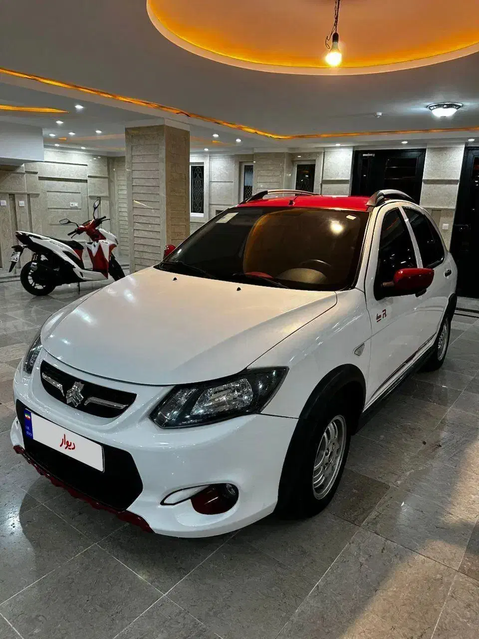 کوئیک R سفید قرمز 1400|خودرو سواری و وانت|تهران, درختی|دیوار