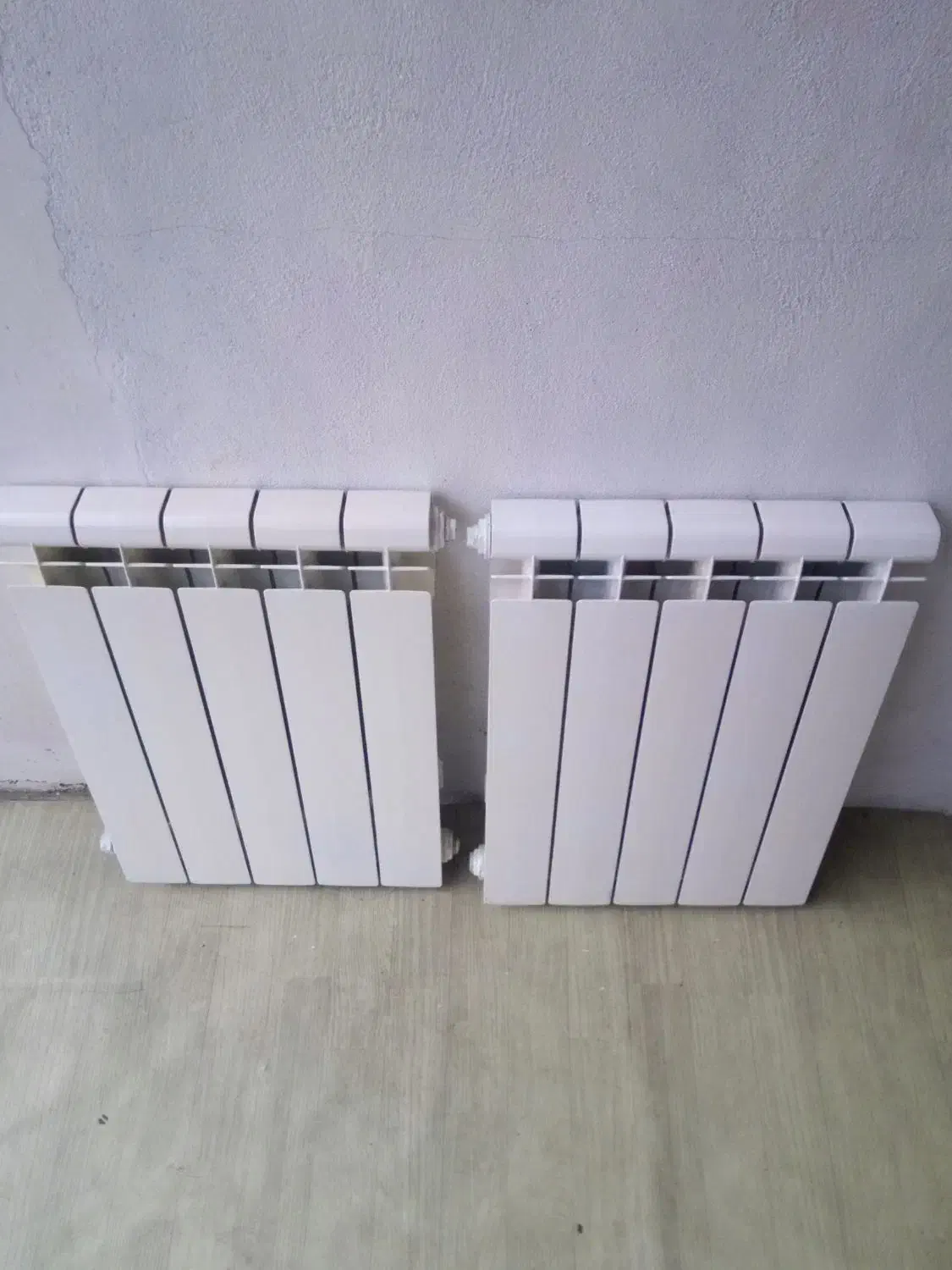 شوفاژ ۵ پره ایران‌رادیاتور تمیز و سالم ـ بندرانزلی|آبگرمکن، پکیج، شوفاژ|بندر انزلی, جهانگانی|دیوار