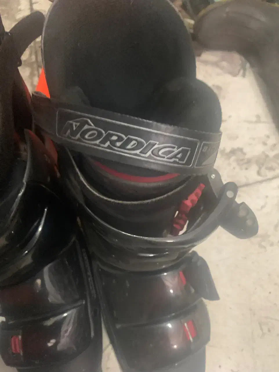 کفش اسکی|ورزش‌های زمستانی|شهریار, شهرک وائین|دیوار