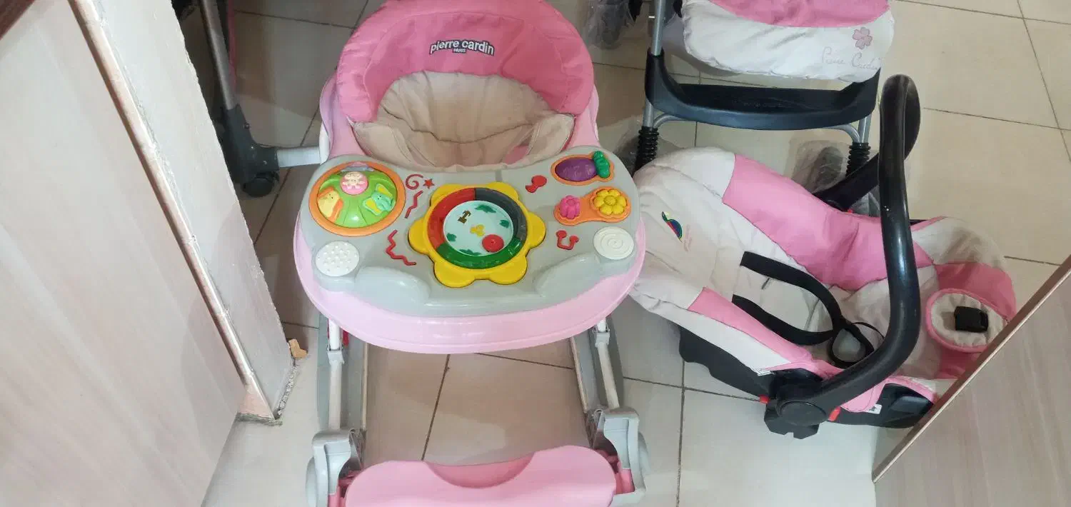 کالسکه  کریر روروک|کالسکه و لوازم جانبی|پرند, فاز ۳|دیوار