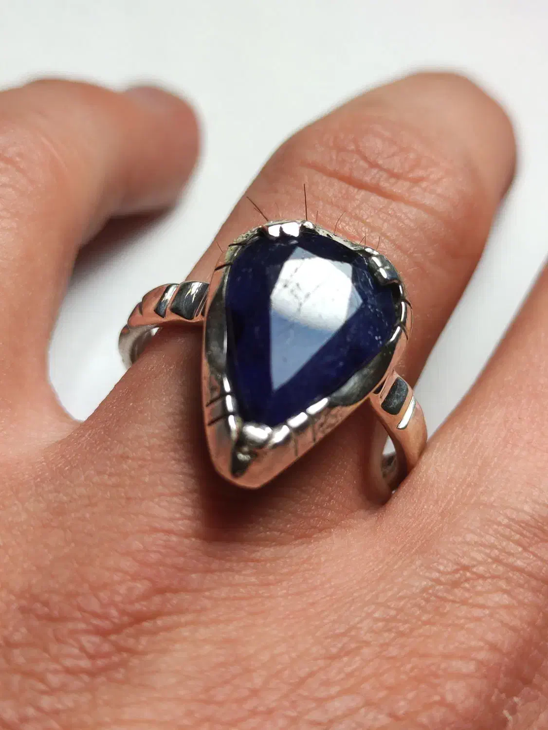 یاقوت کبود دستساز|جواهرات|قم, صفائیه|دیوار