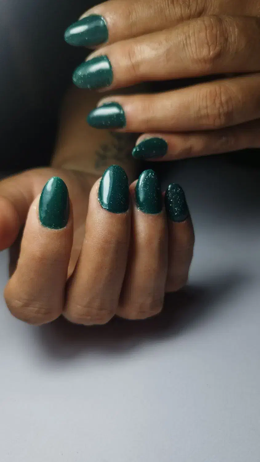 کاشت وترمیم ناخن|خدمات آرایشگری و زیبایی|قائمشهر, |دیوار