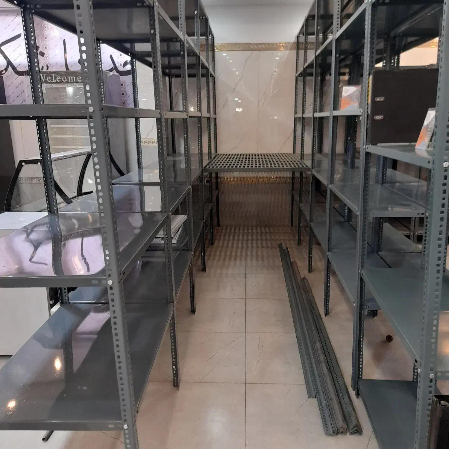 در حد نو قفسه ، قیمت خوب|فروشگاه و مغازه|اردستان, |دیوار