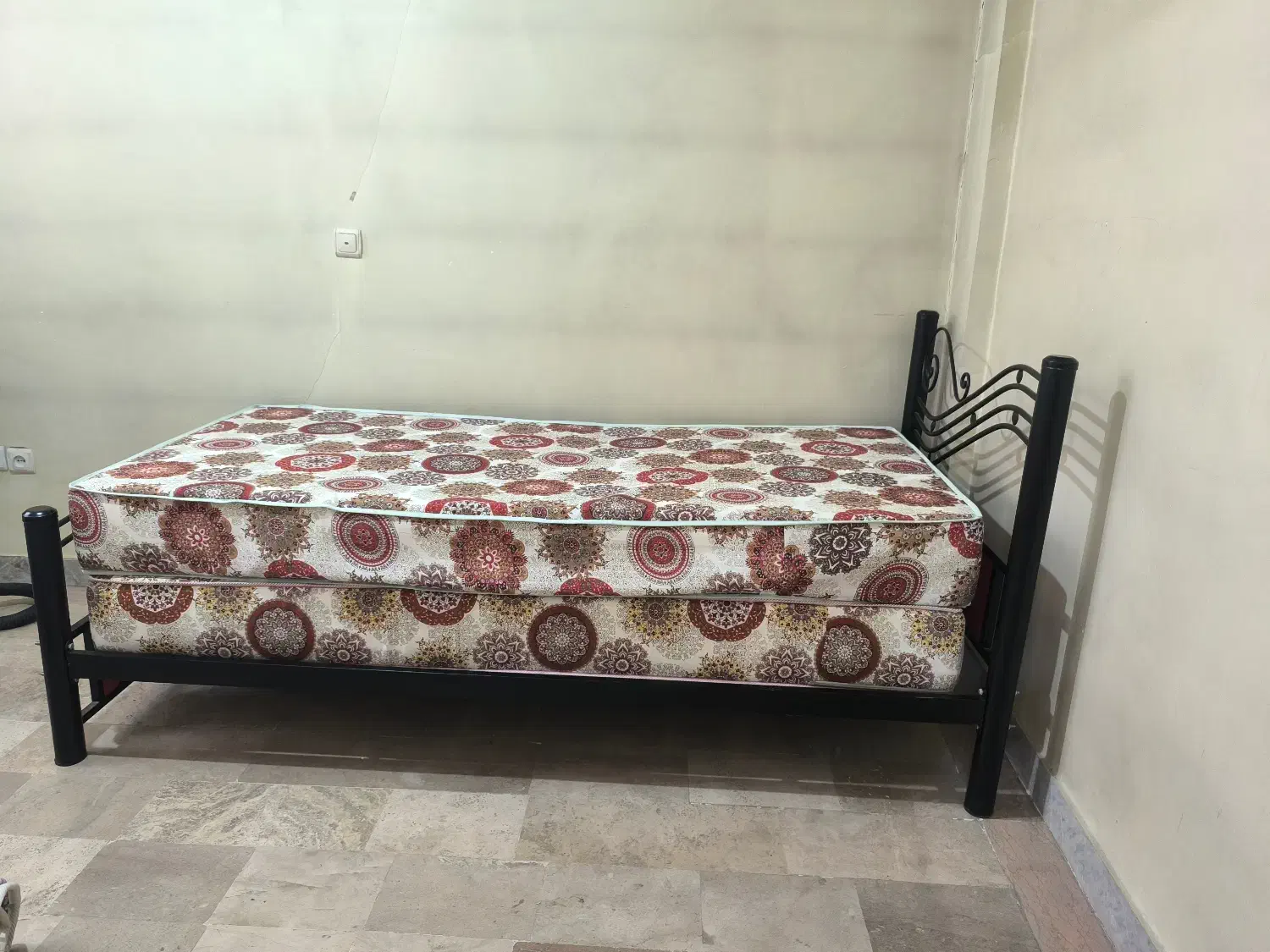 تخت خواب فلزی با  تشک|تخت و سرویس خواب|تهران, نارمک جنوبی|دیوار