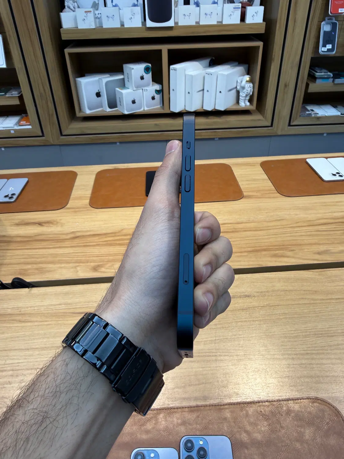 iPhone 14 normal CH/A|موبایل|مشهد, کوه سنگی|دیوار