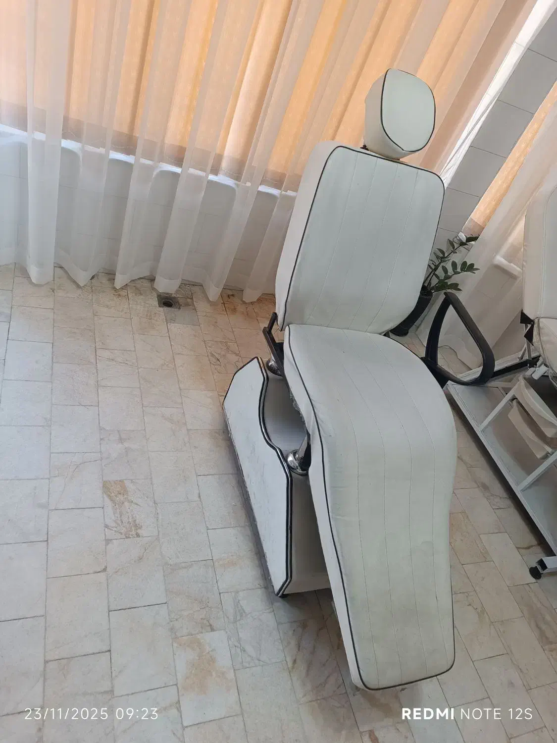 صندلی اصلاح ومیکاپ 2 تومن|آرایشگاه و سالنهای زیبایی|نجفآباد, باغ نو|دیوار