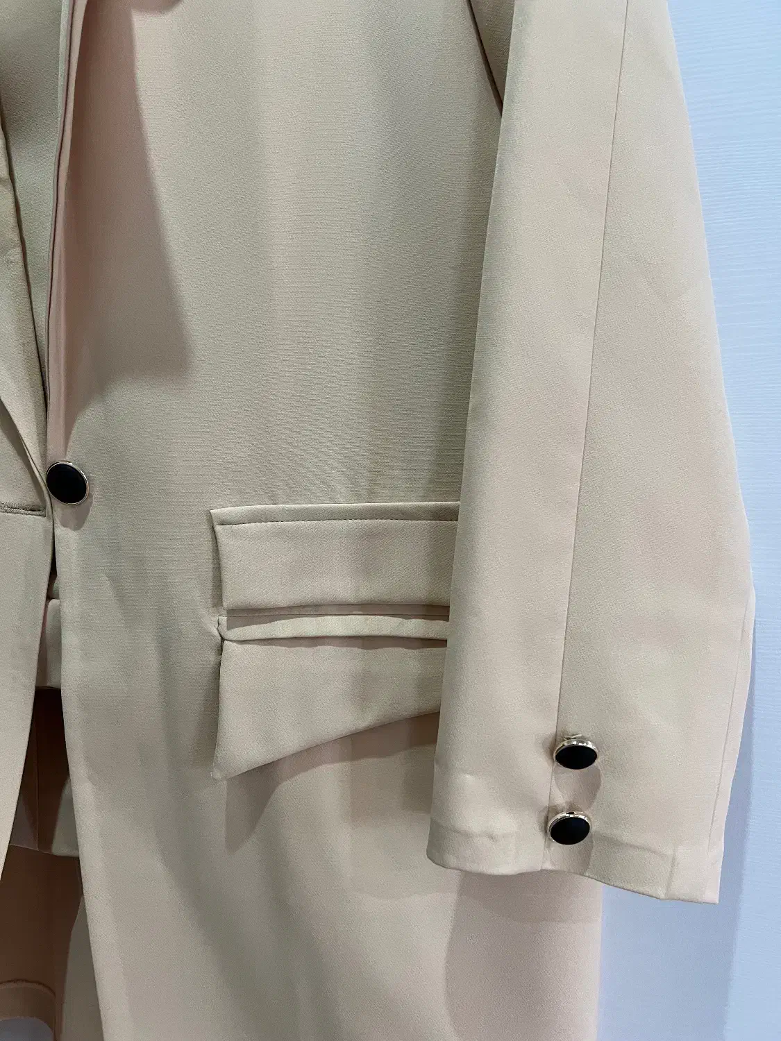 کت و شلوار|لباس|چالوس, |دیوار