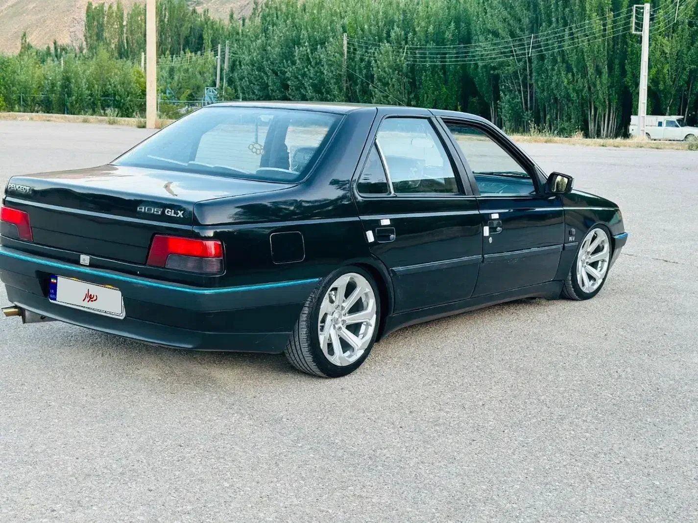 پژو ۴۰۵ مشکی فول لوازم|خودرو سواری و وانت|فارسان, |دیوار