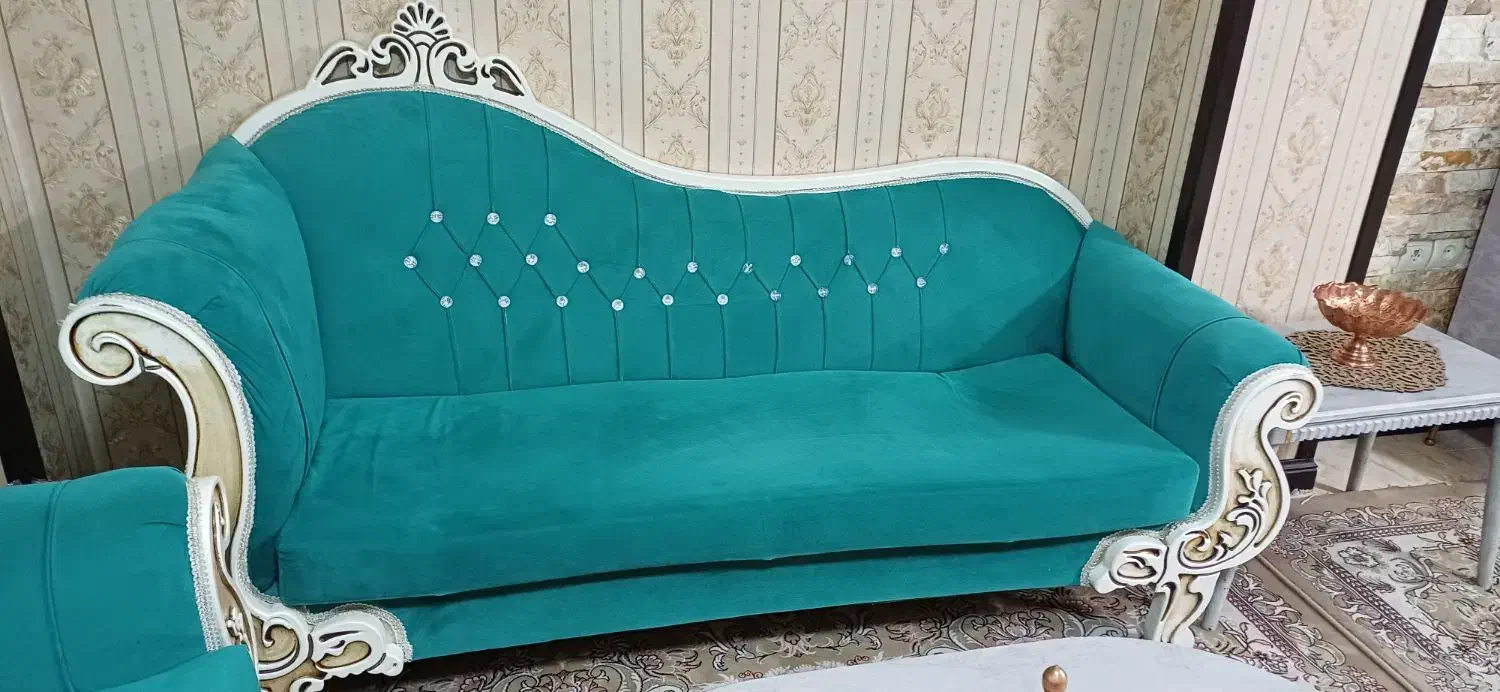 مبل کلاسیک تمیز و شیک سالم ۸نفره|مبلمان خانگی و میز عسلی|تهران, جوادیه|دیوار