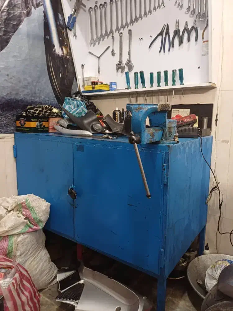 ابزار الات فروشی|ابزارآلات|کاشان, گارزگاه|دیوار