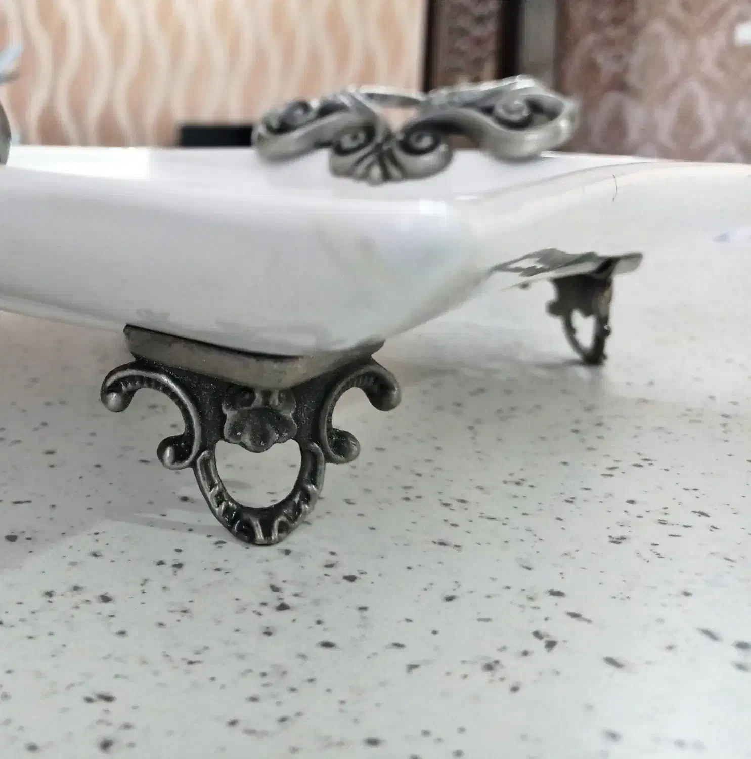 میوه خوری و شیرینی خوری سرامیکی پایه دار ست|ظروف سرو و پذیرایی|اندیشه, اندیشه فاز ۵|دیوار