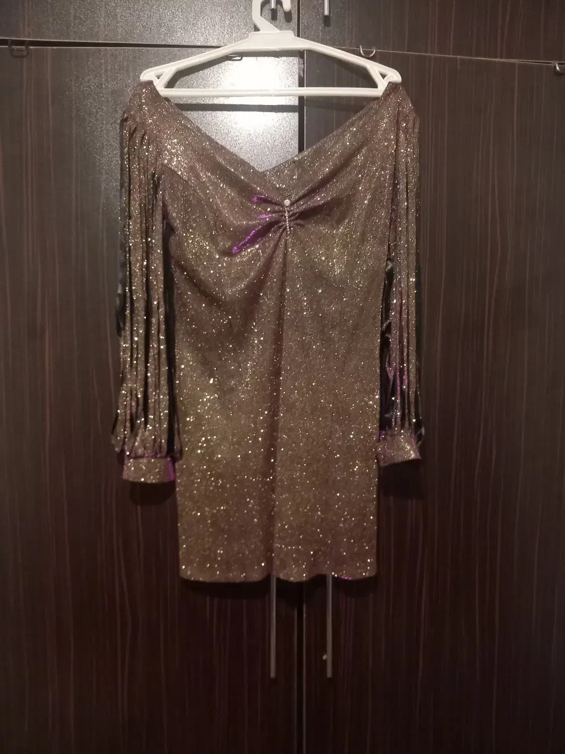 لباس مجلسی|لباس|گلبهار, شهر جدید گلبهار|دیوار