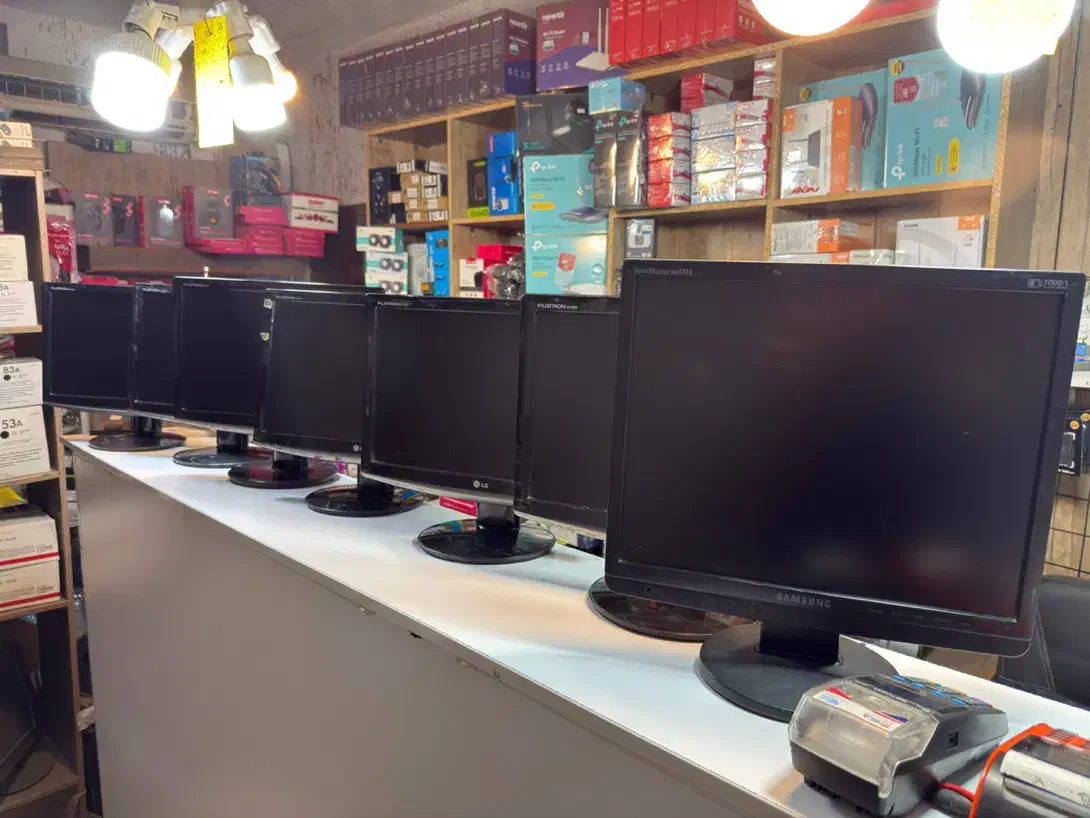 انواع مانیتور استوک ۱۷ اینچ ۱۹ اینچ ۲۲ اینچ دوربین|قطعات و لوازم جانبی رایانه|خرمآباد, |دیوار