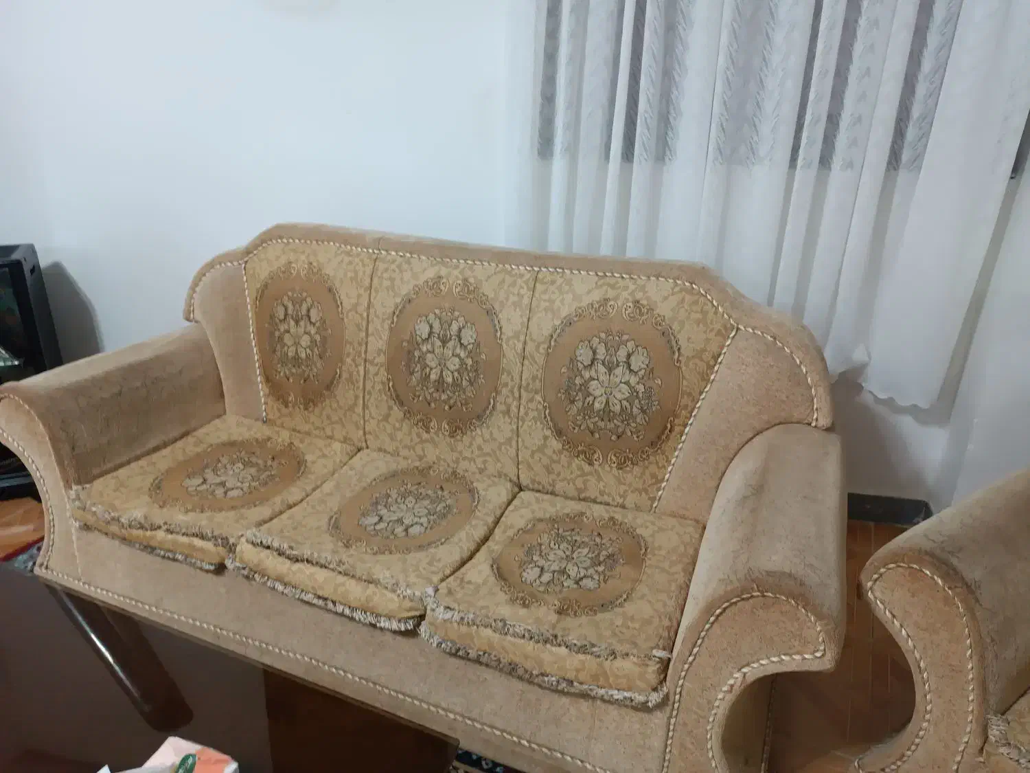 فروش مبل راحتی هفت نفره و پرده 10متری|مبلمان خانگی و میز عسلی|ماسال, |دیوار