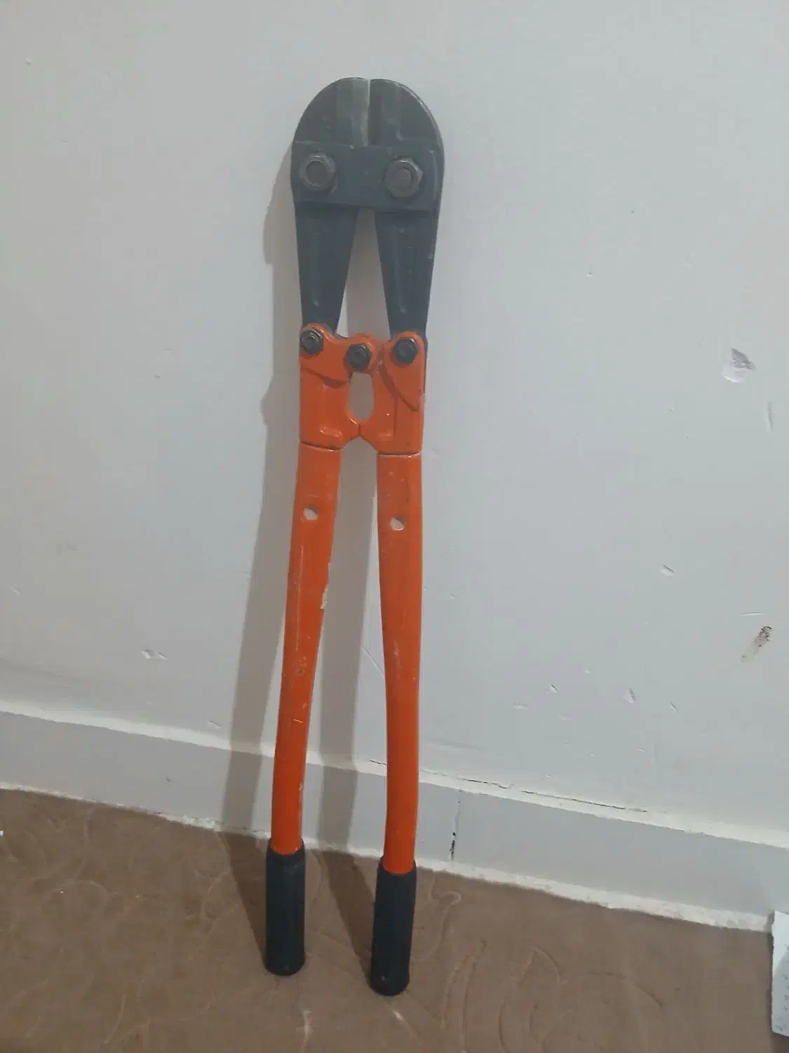 انبرمفتول بر|ابزارآلات|آبیک, |دیوار